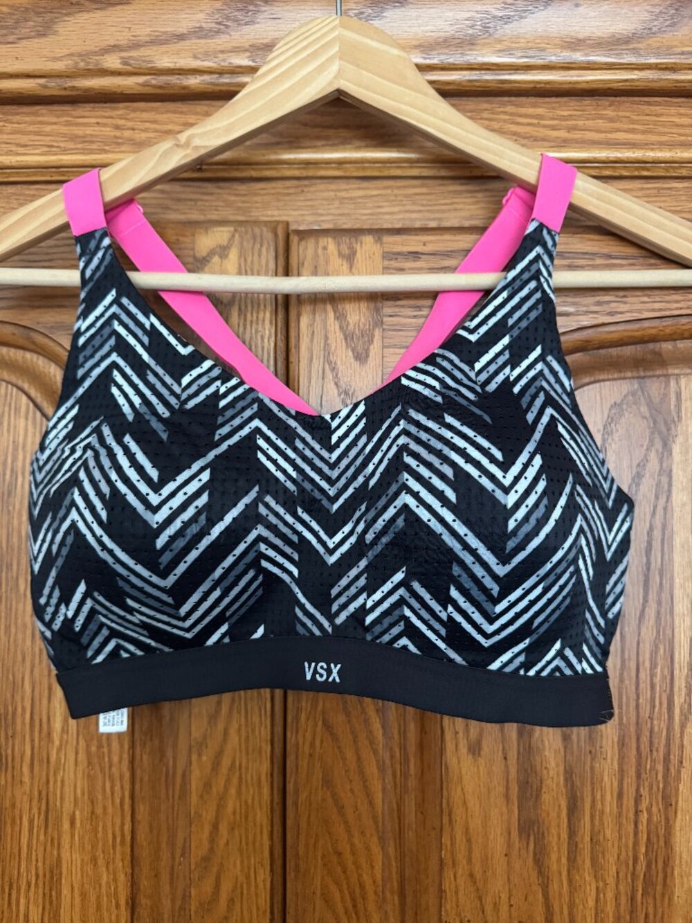 VSX Women's Black & Pink Patterned Sports Bra